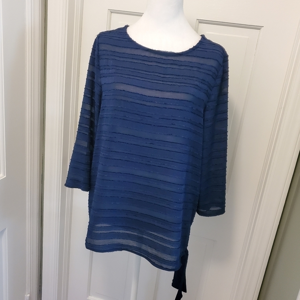 NWT Chico's Navy Clipped Stripe Side Tie 3/4 Sleeve Lightweight Top Ret. $56.95